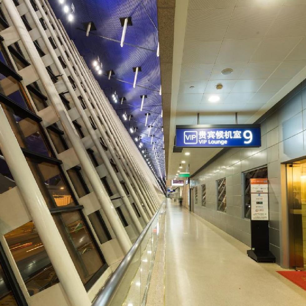 First Class Lounge No.9 - interior view 2